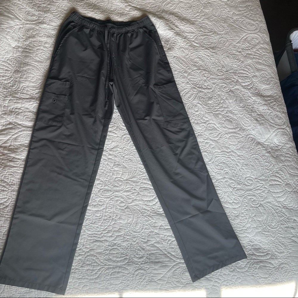 GT performance gray scrub pants in medium
